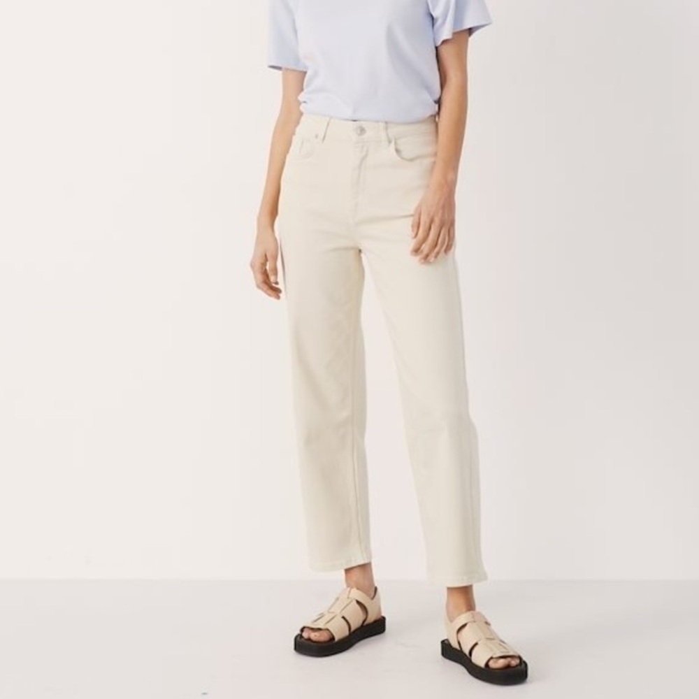 Part Two Women’s Cream Judy Jeans 26” waist